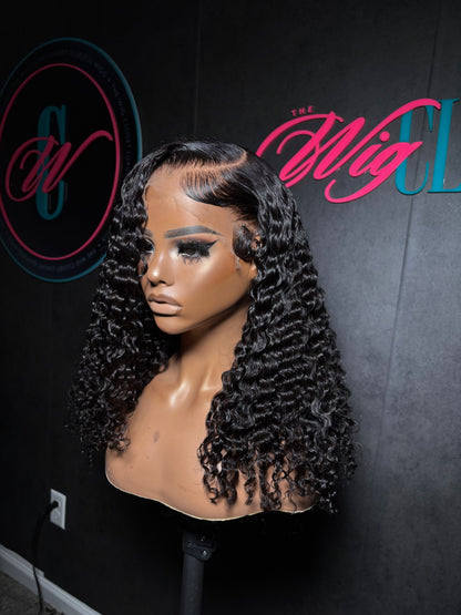 Lola (deep side part)